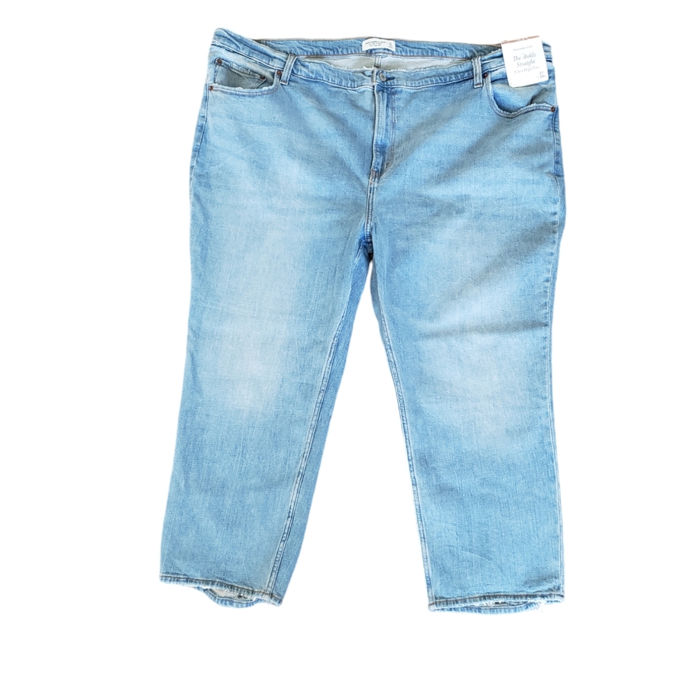 Abercrombie & Fitch Ankle Straight Ultra High Rise. 37/24 Short. Plus Si…